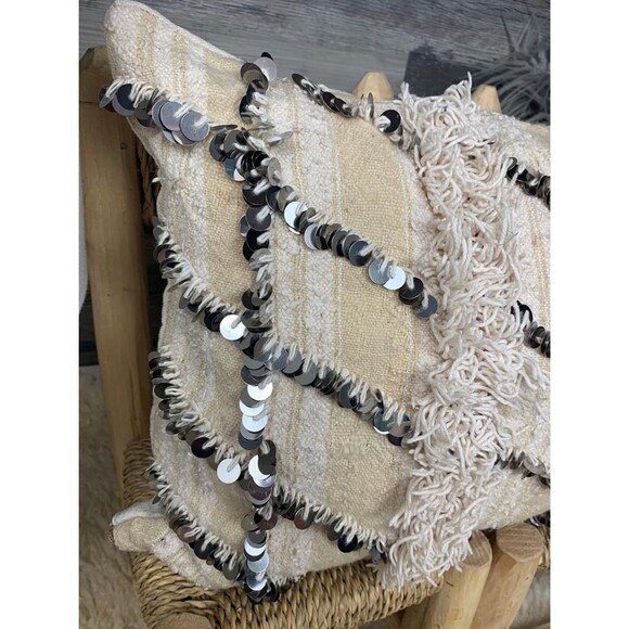 Vintage Moroccan Lumbar Pillow: Handira Wedding Blanket 03YS00251 - Picture 5 of 9